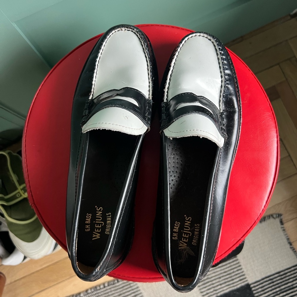 G.H. Bass & Co. Black and White Womens Whitney Super Lug Penny Loafers Size 9 - Picture 2 of 6